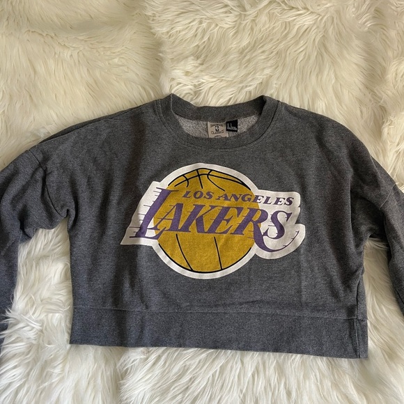 Los Angeles Lakers Gray Cropped Sweater - Picture 2 of 7